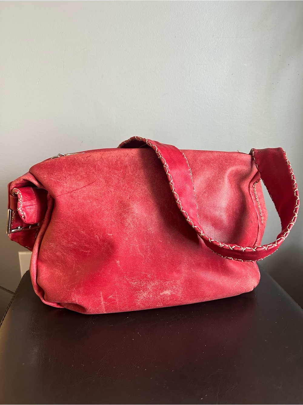 Tuscan’s Red Leather Shoulder Bag